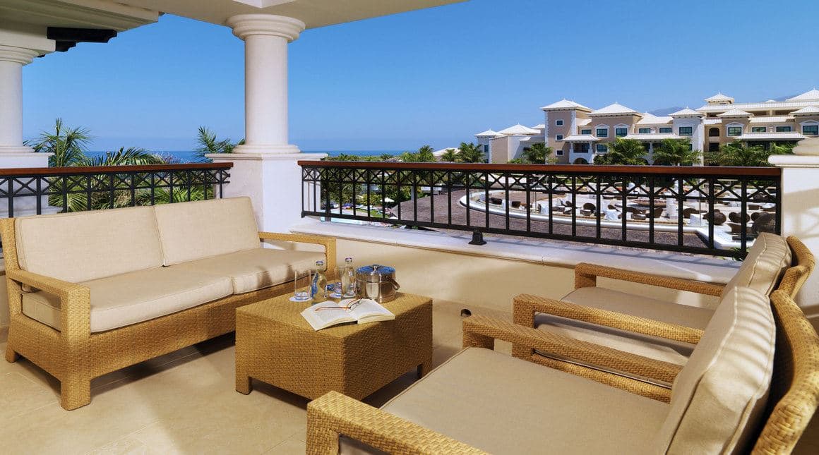 rooms-double-deluxe-with-terrace--whripool