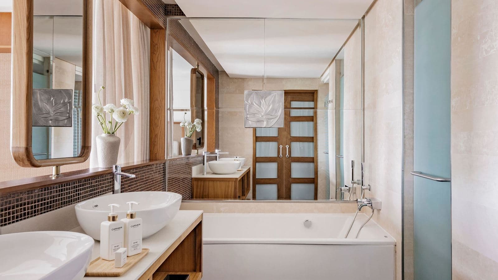 rooms-red-level-master-suite