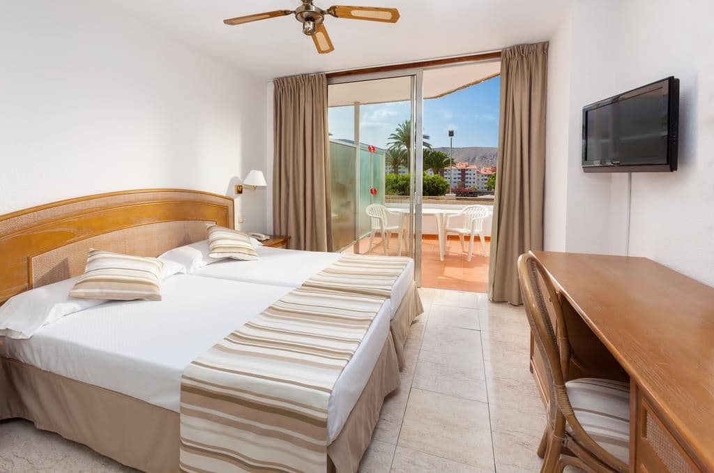 rooms-double-room-with-balcony