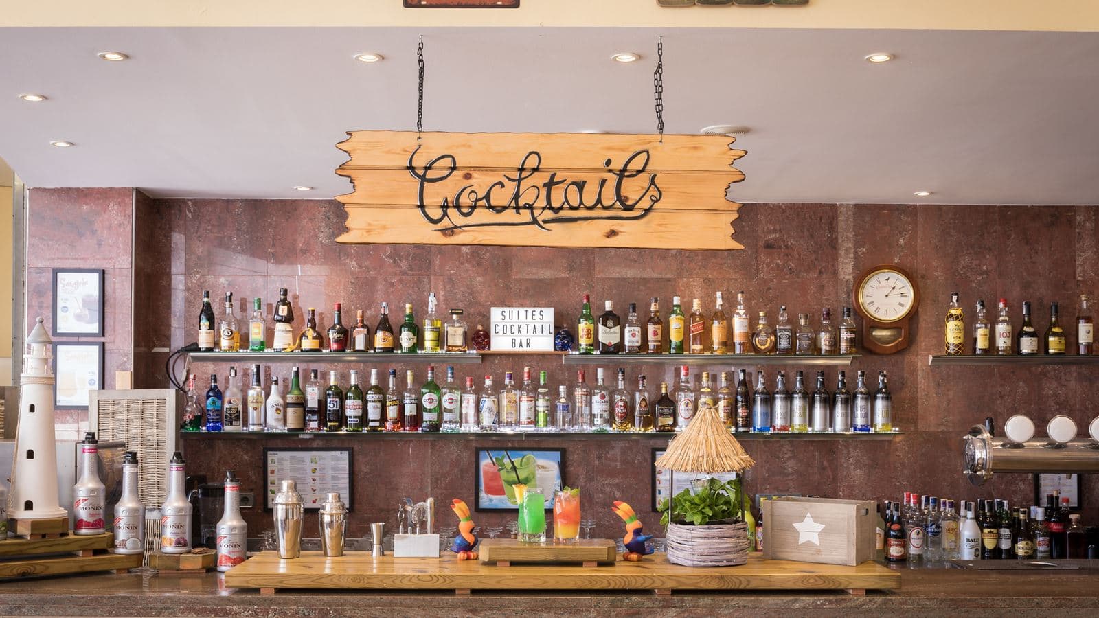 bars-main-bar