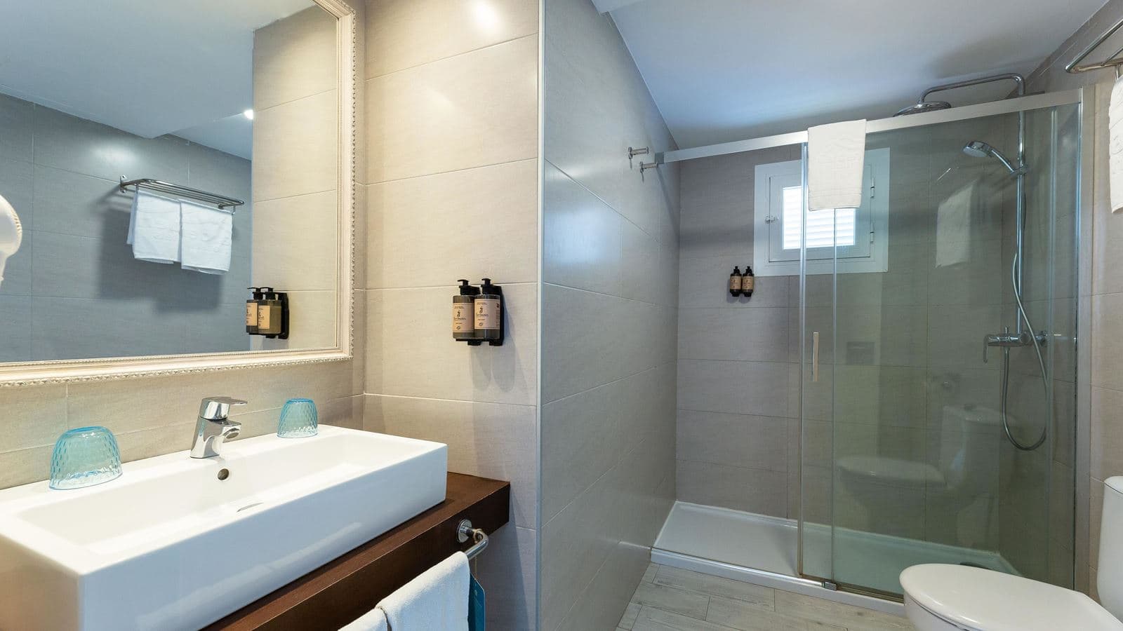 rooms-promo-one-bedroom-apartment-palm-garden--annex-building--balcony-or-terrace
