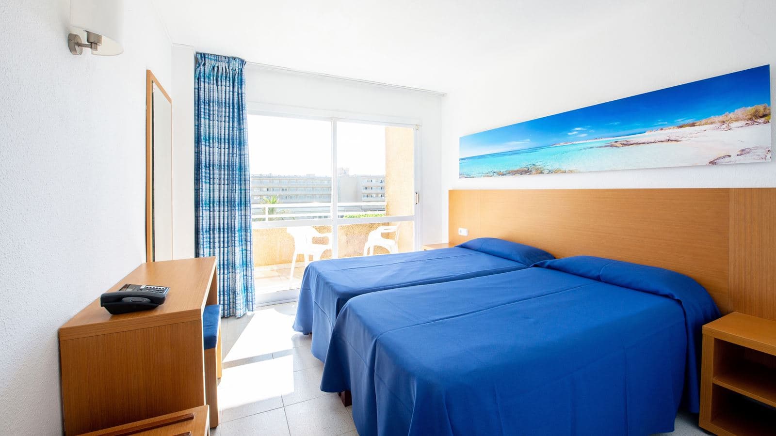 rooms-db--twin-standard-room-balcony-or-terrace