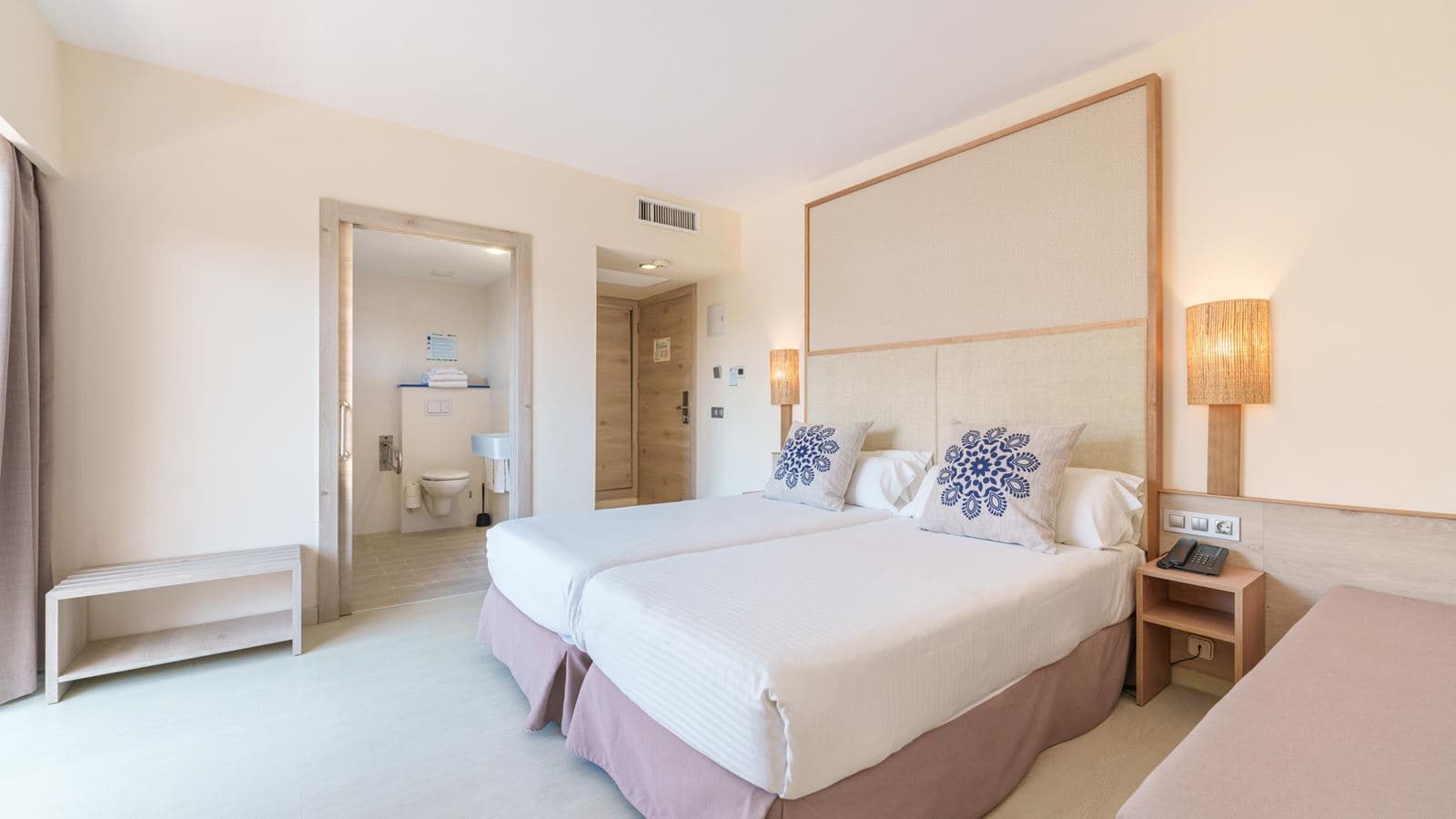 rooms-double-for-sgluse--balcony-or-terrace