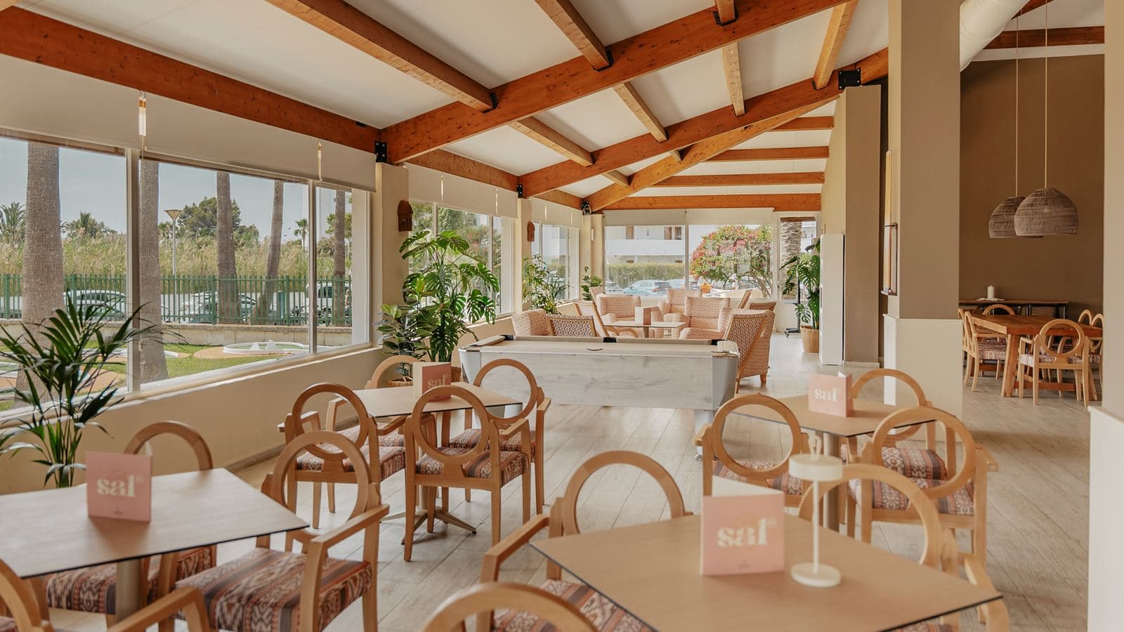 bars-bar-cafeteria