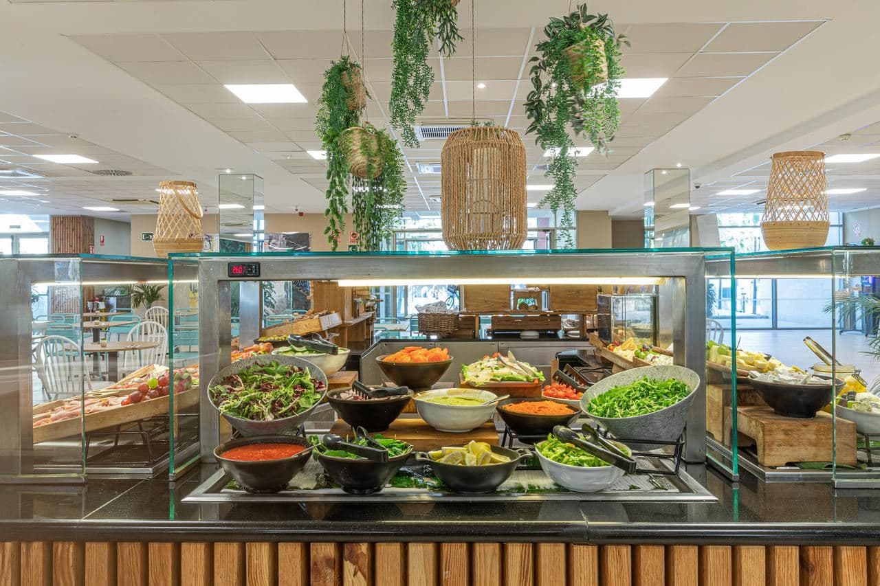 restaurants-the-kitchen--main-buffet-restaurant