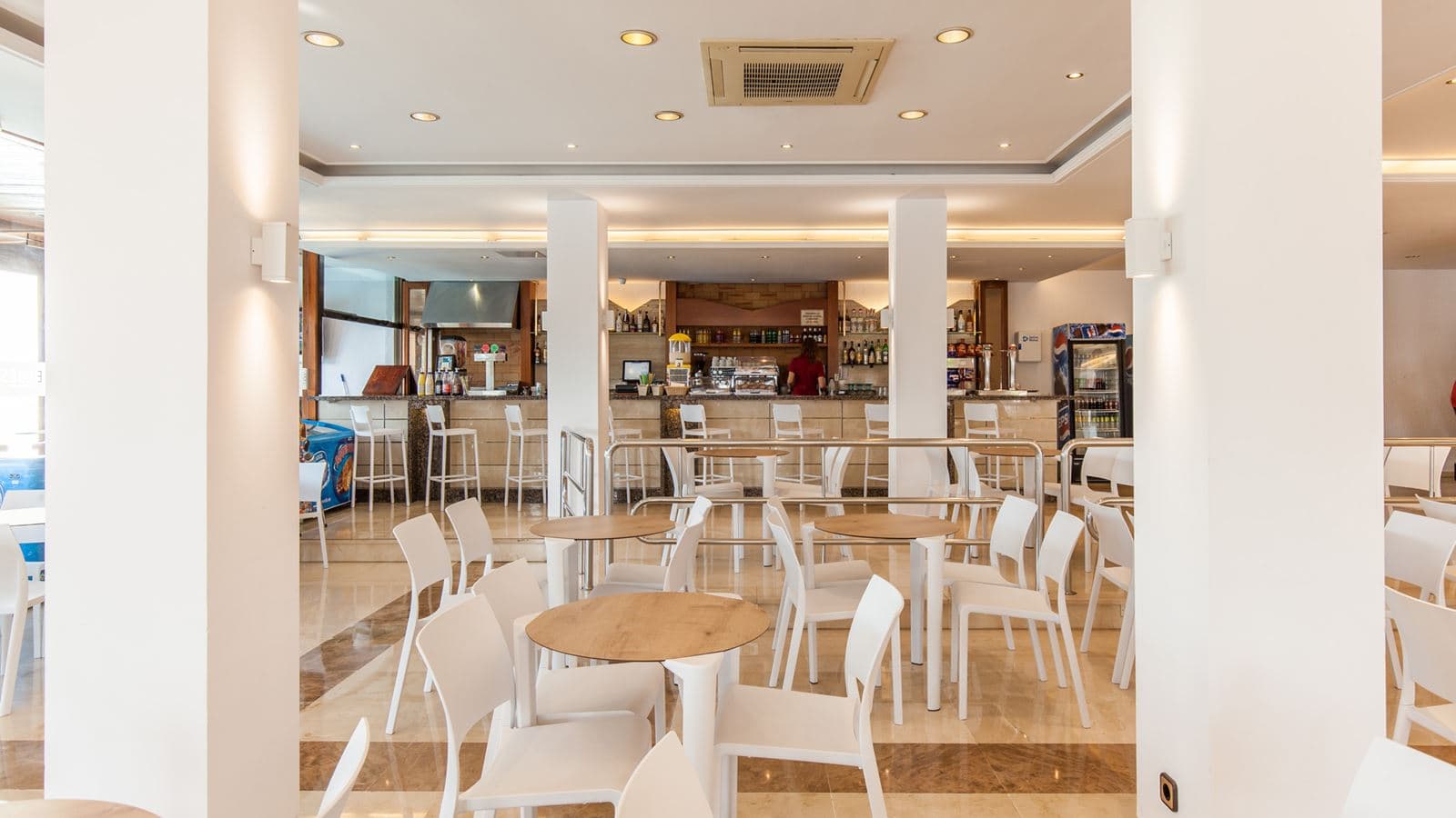 bars-main-bar