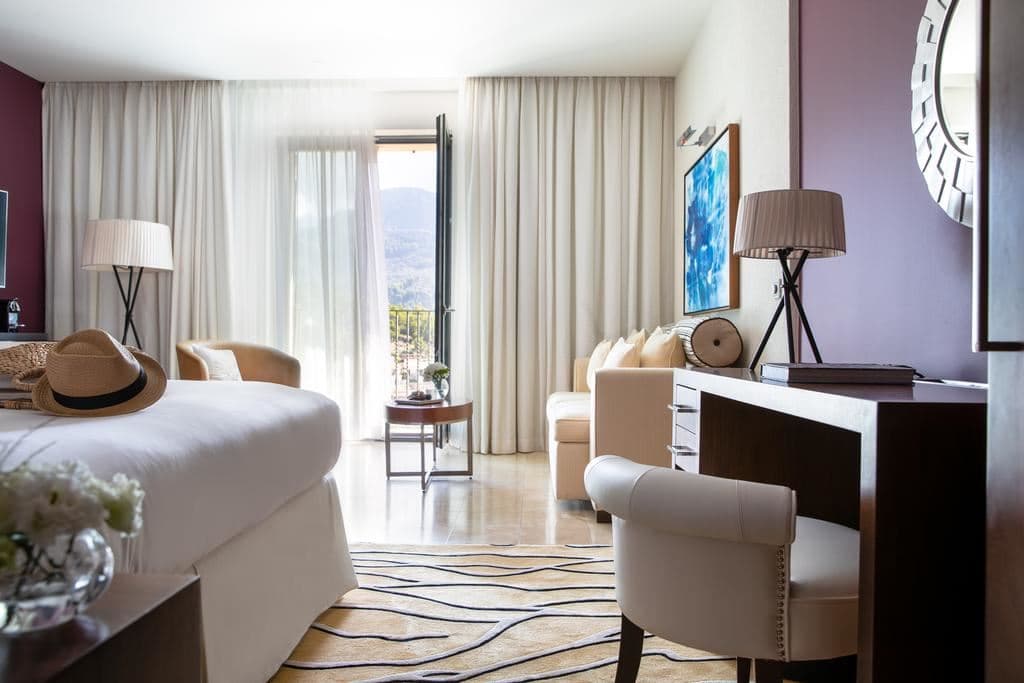 rooms-deluxe-sea-view
