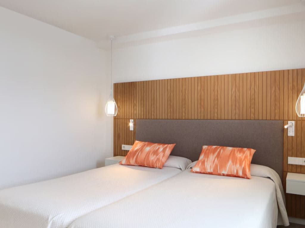 rooms-family-room