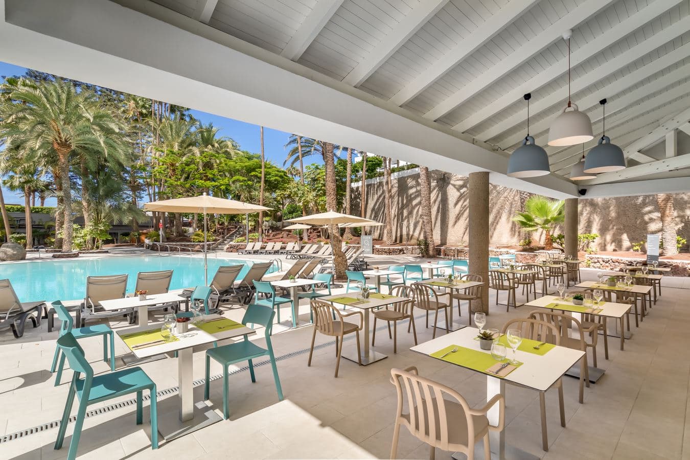 bars-pool-snack-bar-breeze