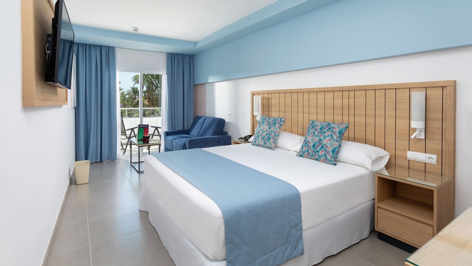 rooms-double-grand-room-balcony-or-terrace