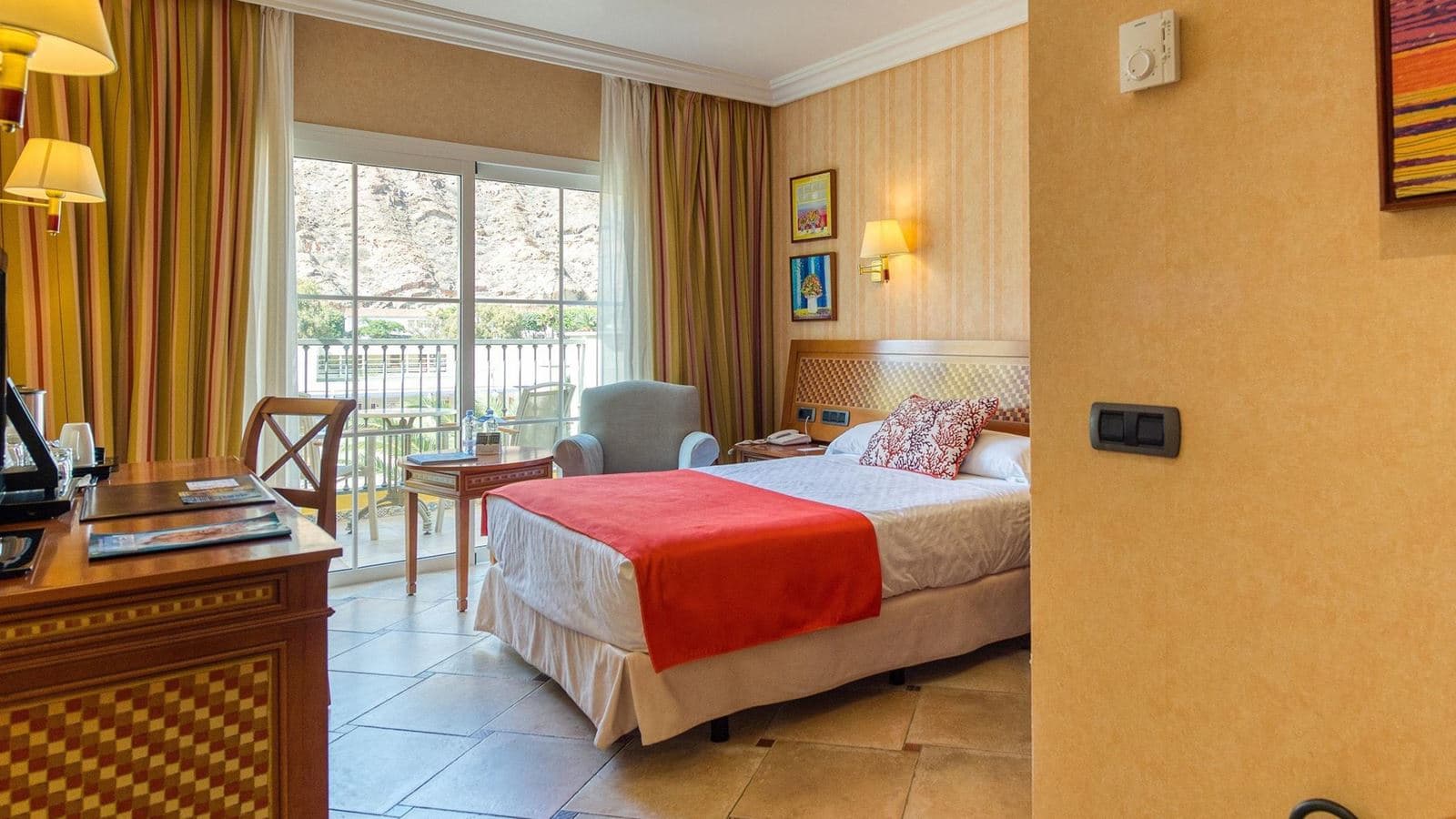 rooms-family-room