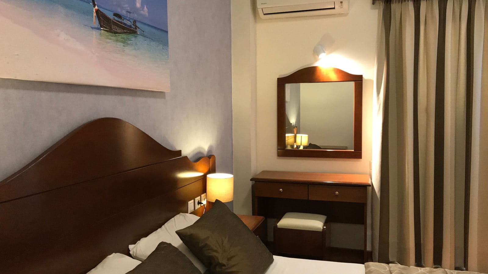 rooms-single-room
