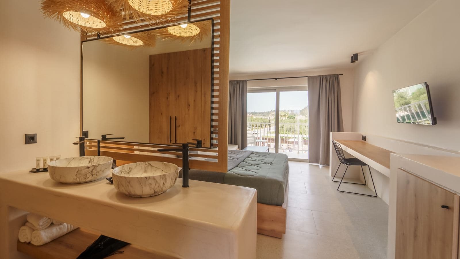 rooms-deluxe-room