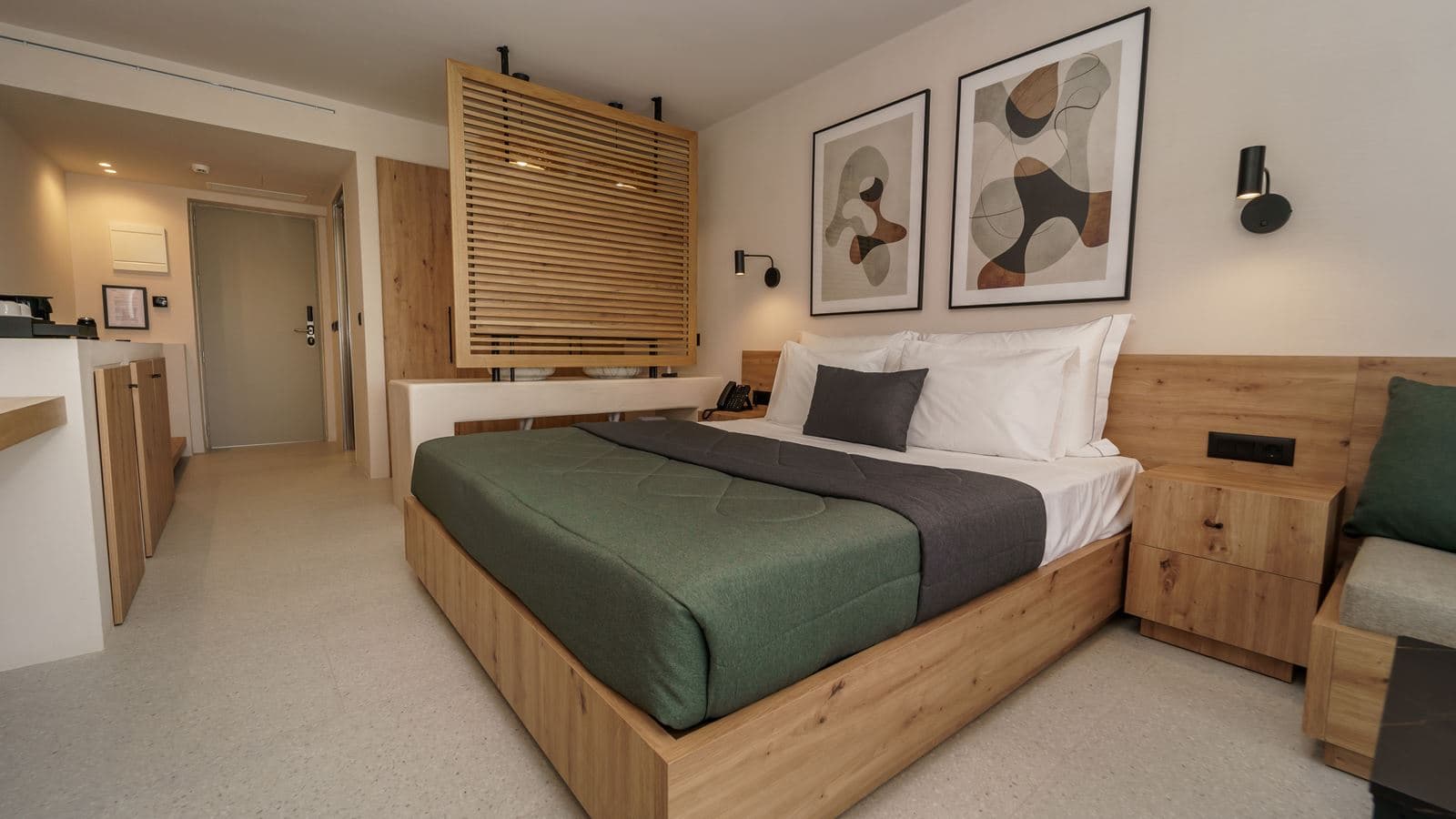 rooms-deluxe-room