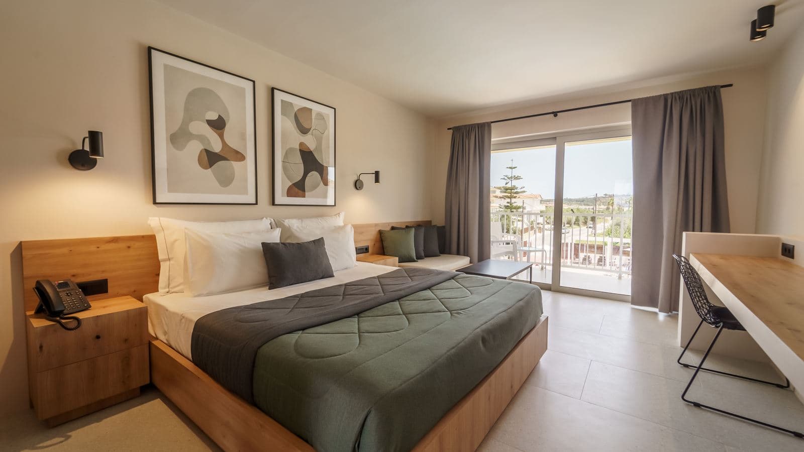 rooms-deluxe-room