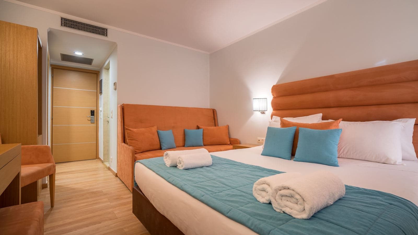 rooms-standard-room-balcony-or-terrace