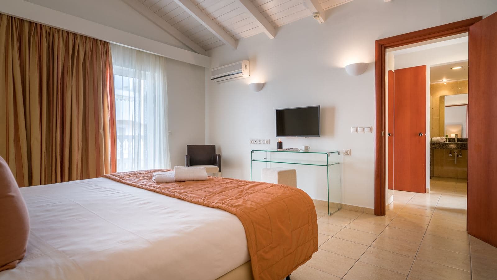 rooms-superior-room-balcony-or-terrace