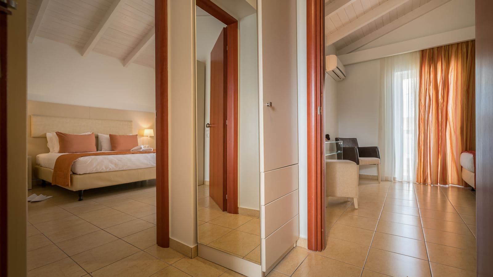 rooms-superior-suite-balcony-or-terrace