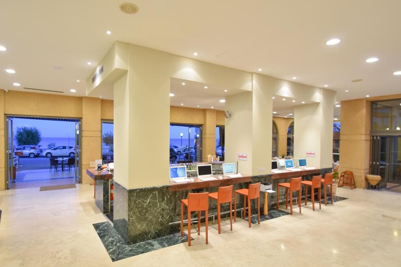 bars-main-bar