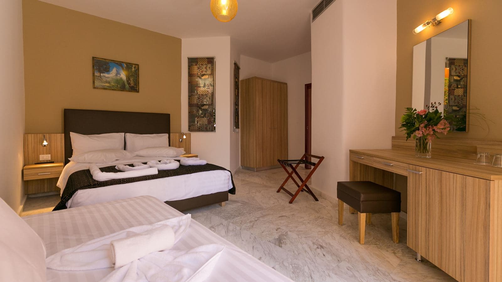 rooms-triple-room