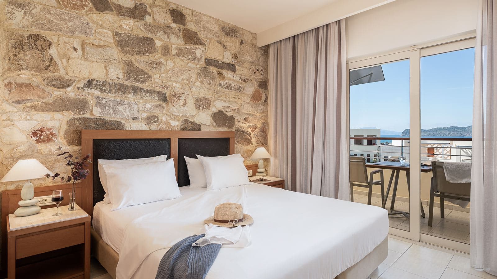 rooms-sea-view-room