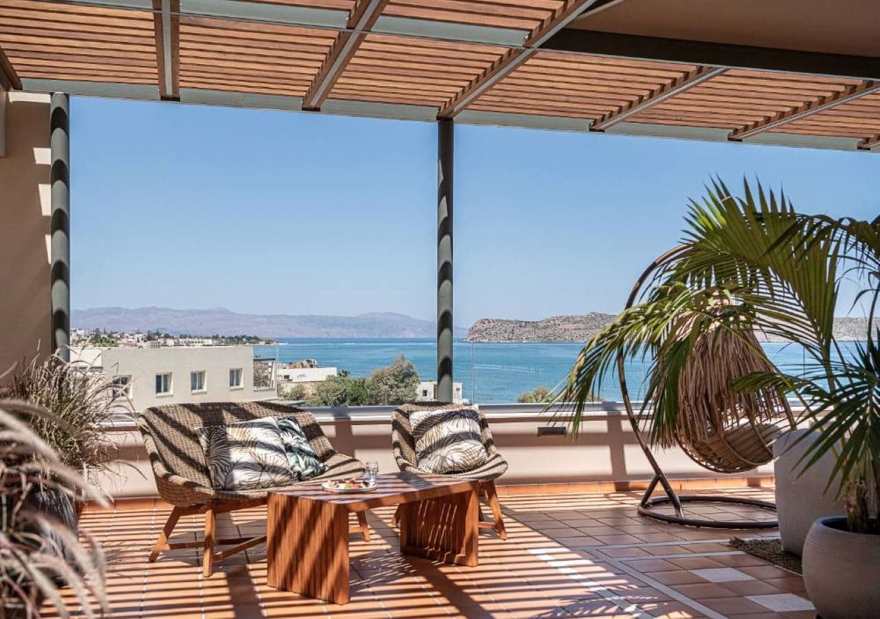 rooms-honeymoon-suite-with-outdoor-hot-tub