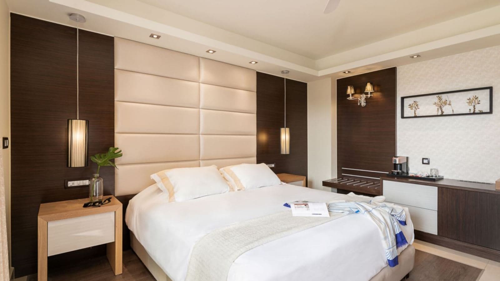 rooms-luxury-room