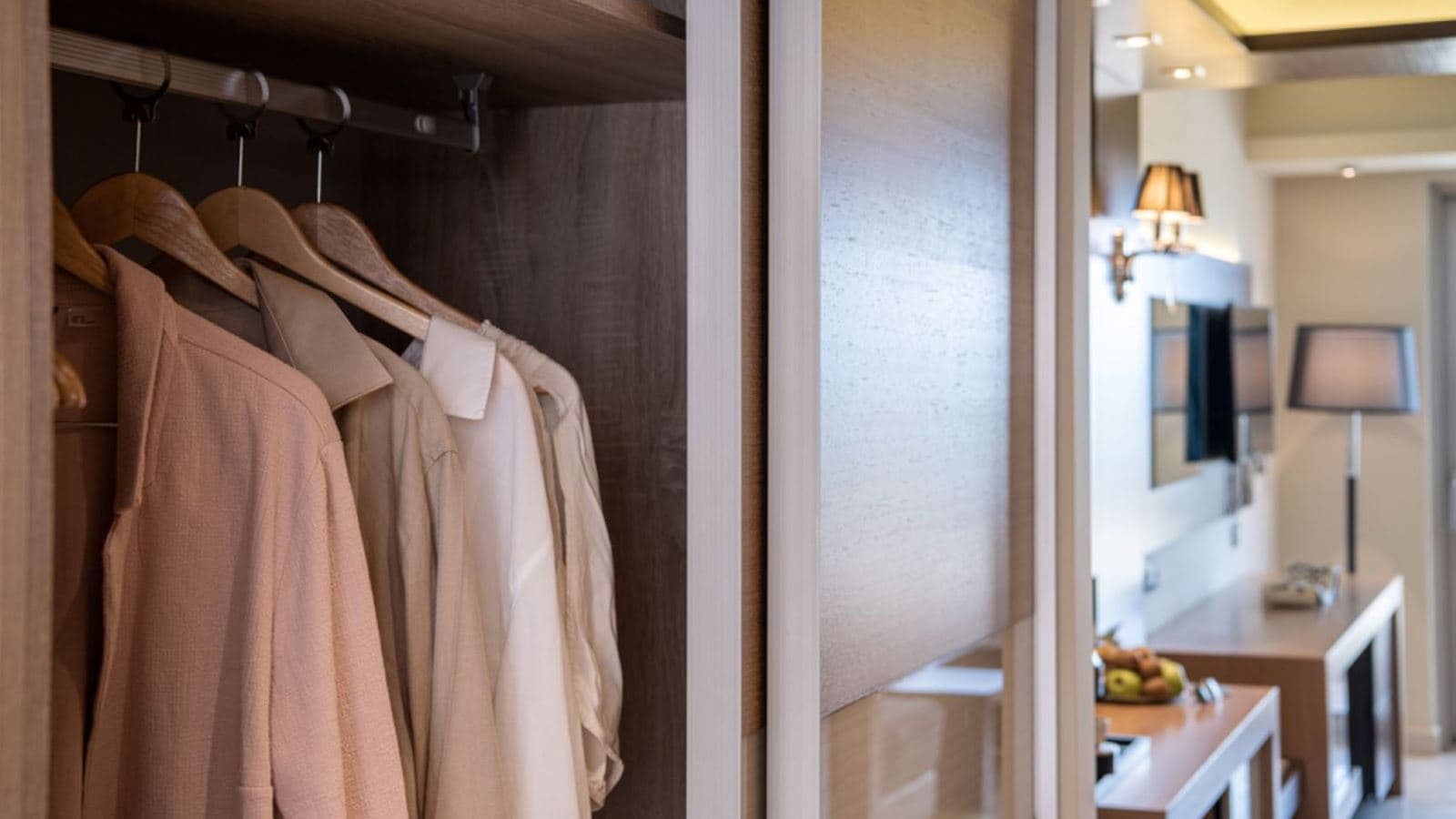 rooms-luxury-room