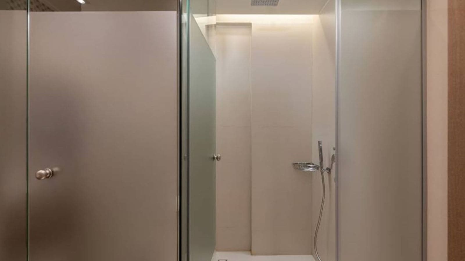 rooms-luxury-room