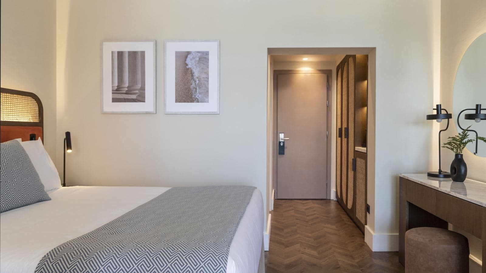rooms-superior-family-sliding-door-inland-view