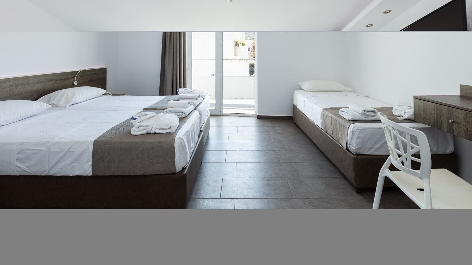 rooms-triple-room