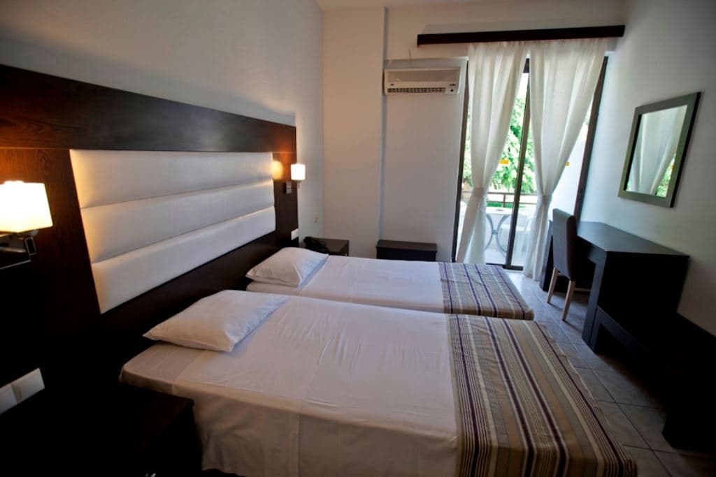 rooms-room-standard-singleuse-balcony-or-terrace