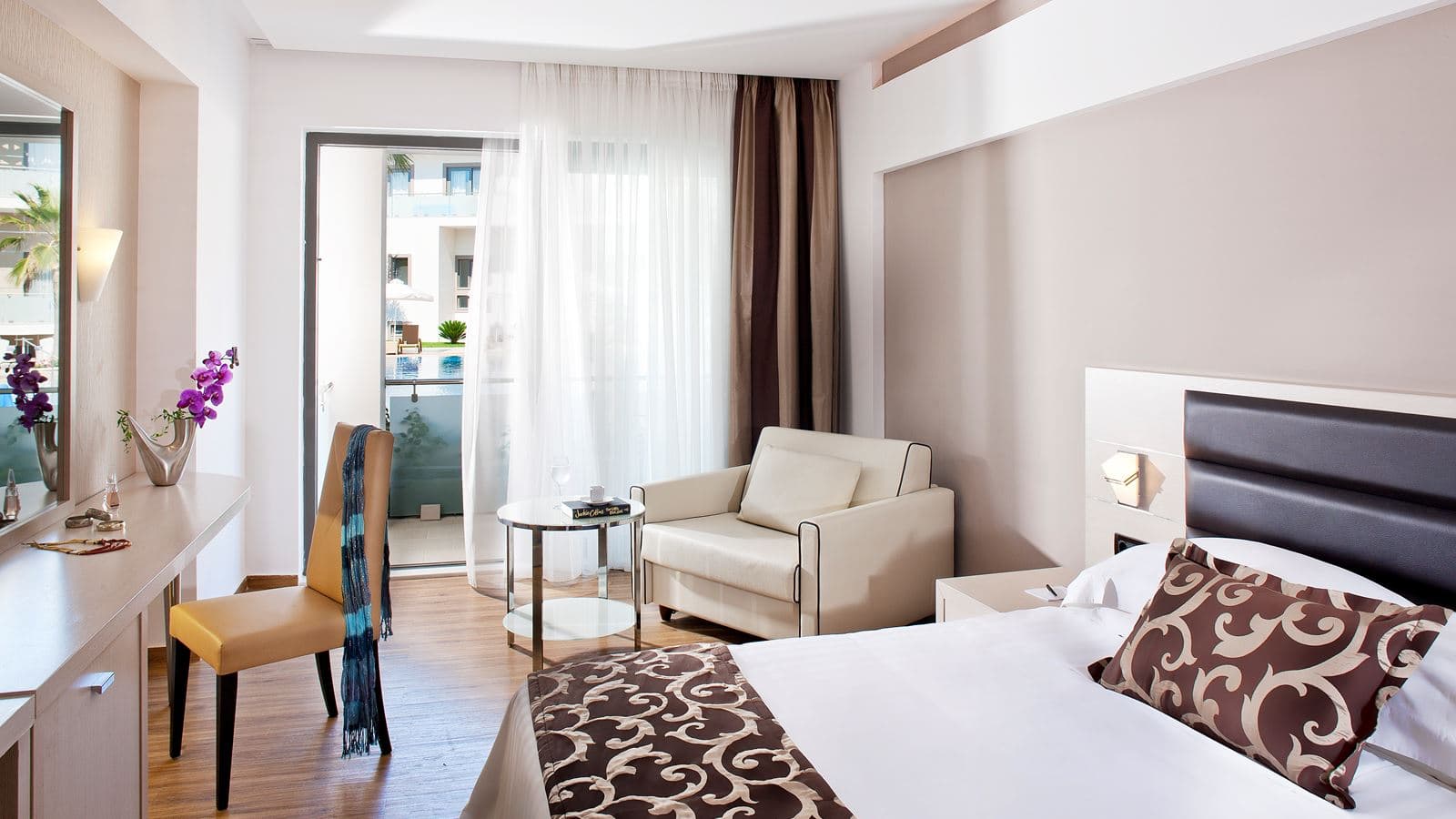 rooms-deluxe-suite