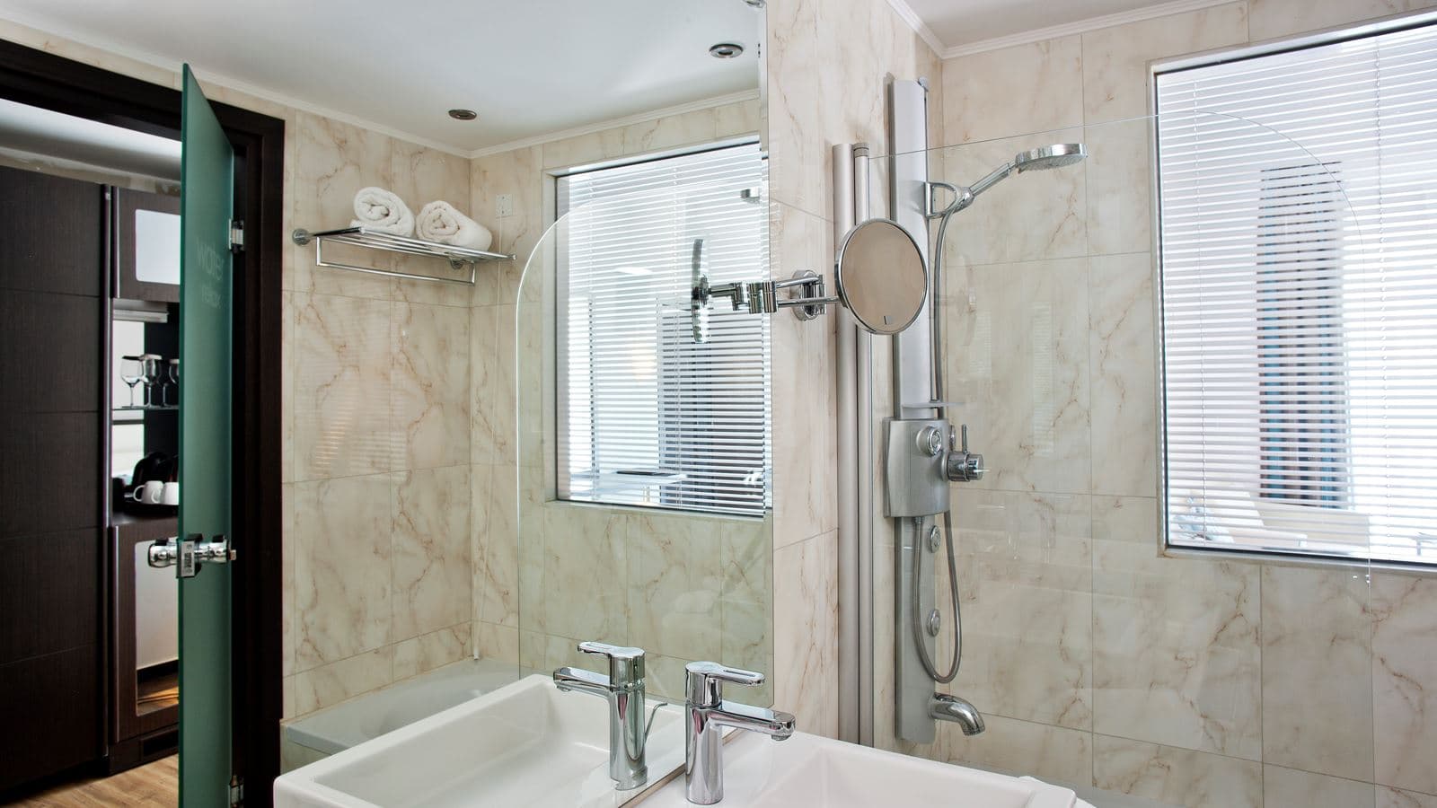 rooms-junior-suite