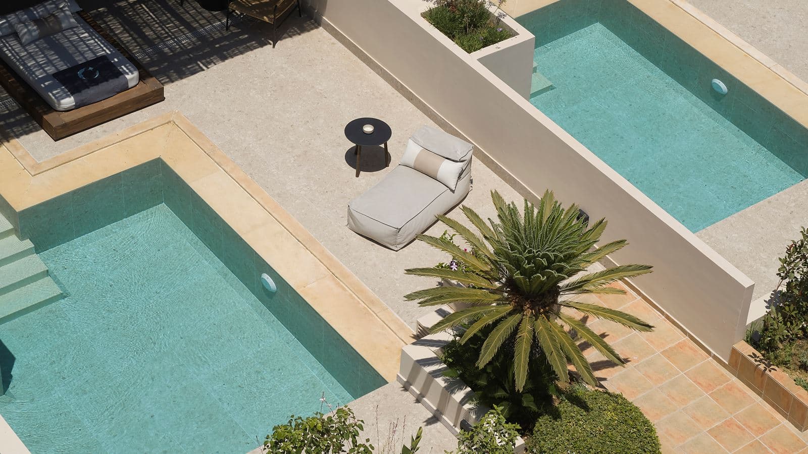 rooms-suite-one-bedroom-garden-view-private-pool