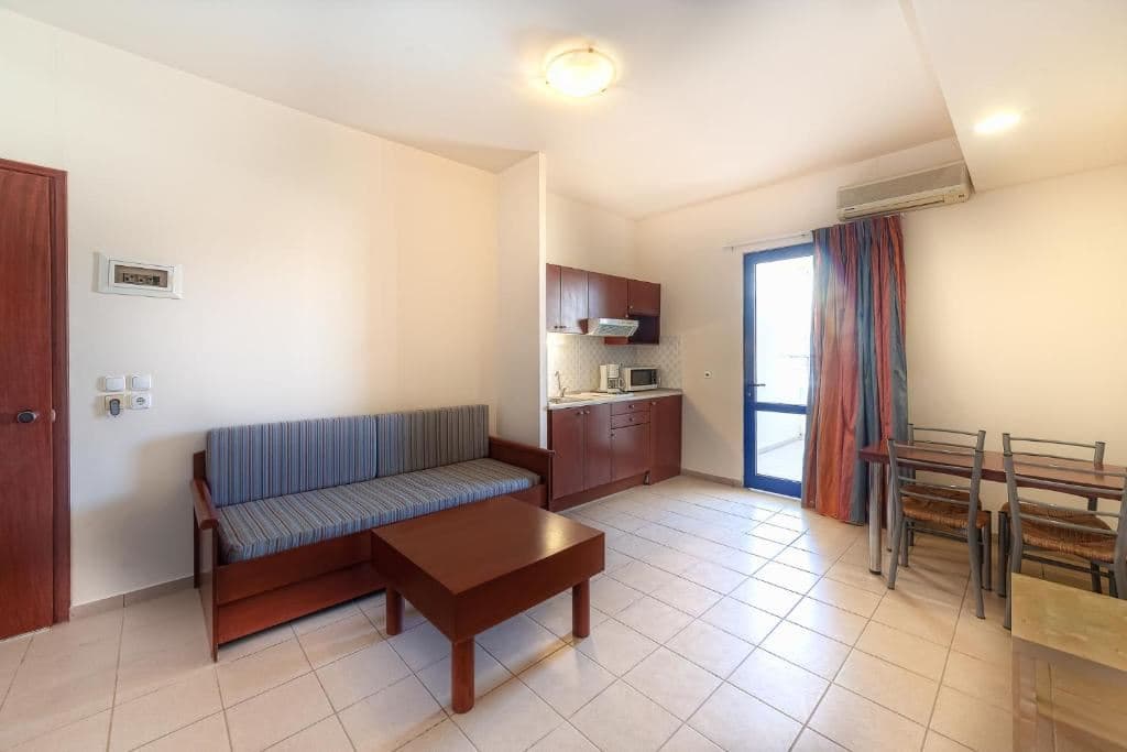 rooms-one-bedroom-apartment-garden-view