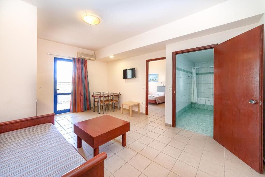 rooms-one-bedroom-apartment-garden-view