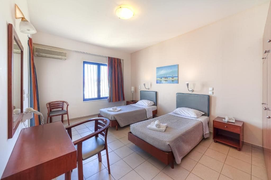 rooms-one-bedroom-apartment-garden-view