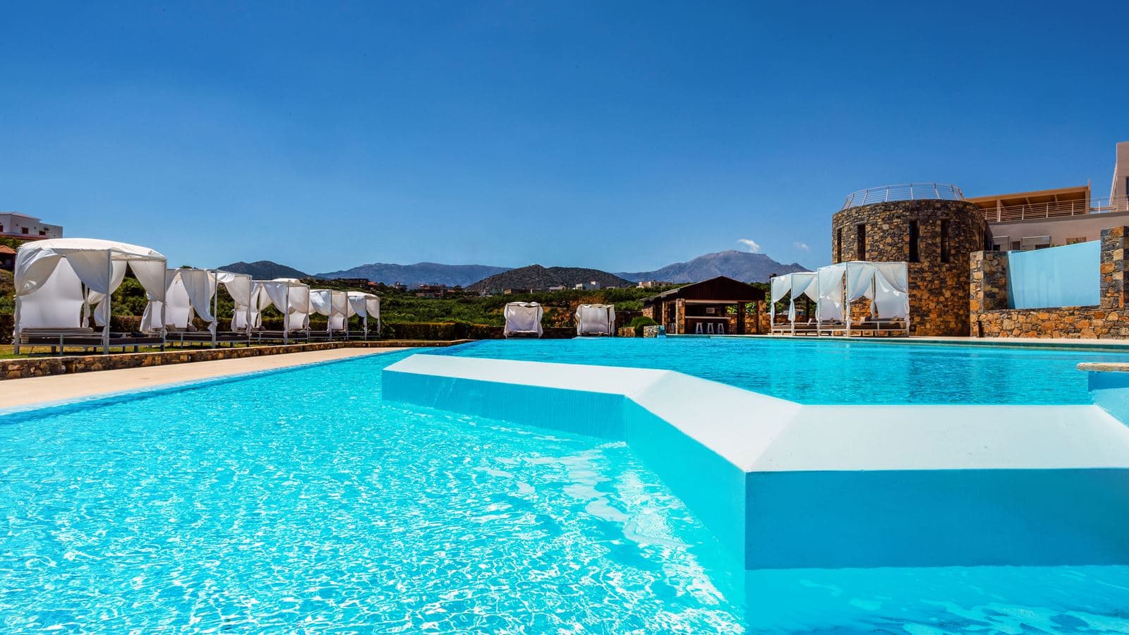 bars-bliss-pool-bar