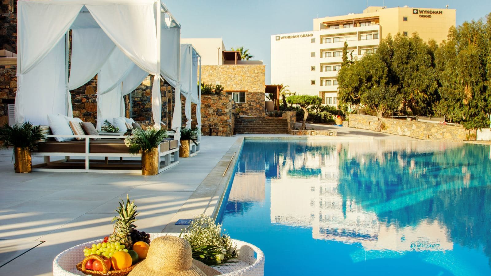 bars-bliss-pool-bar