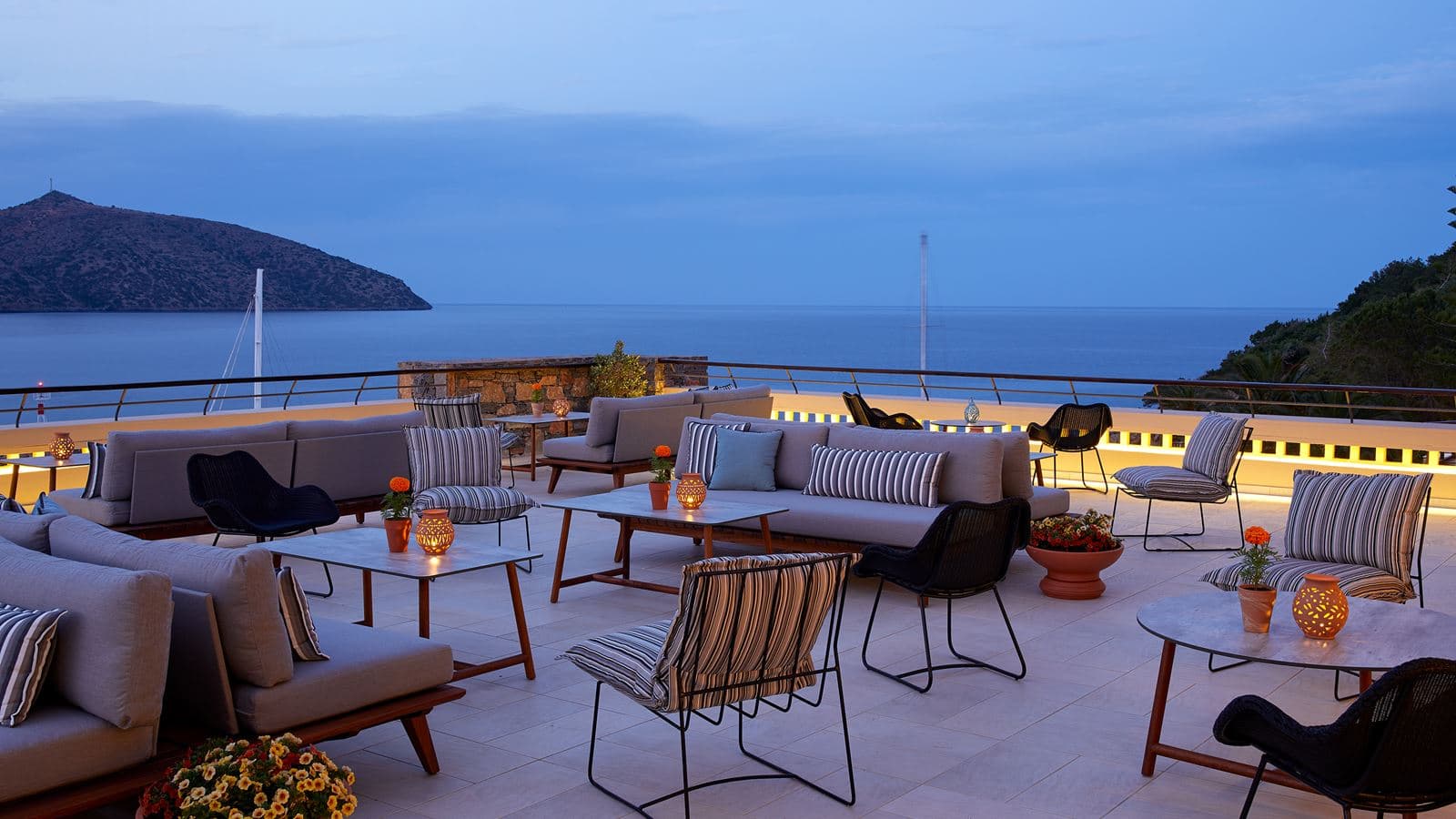 bars-thea-lobby-bar