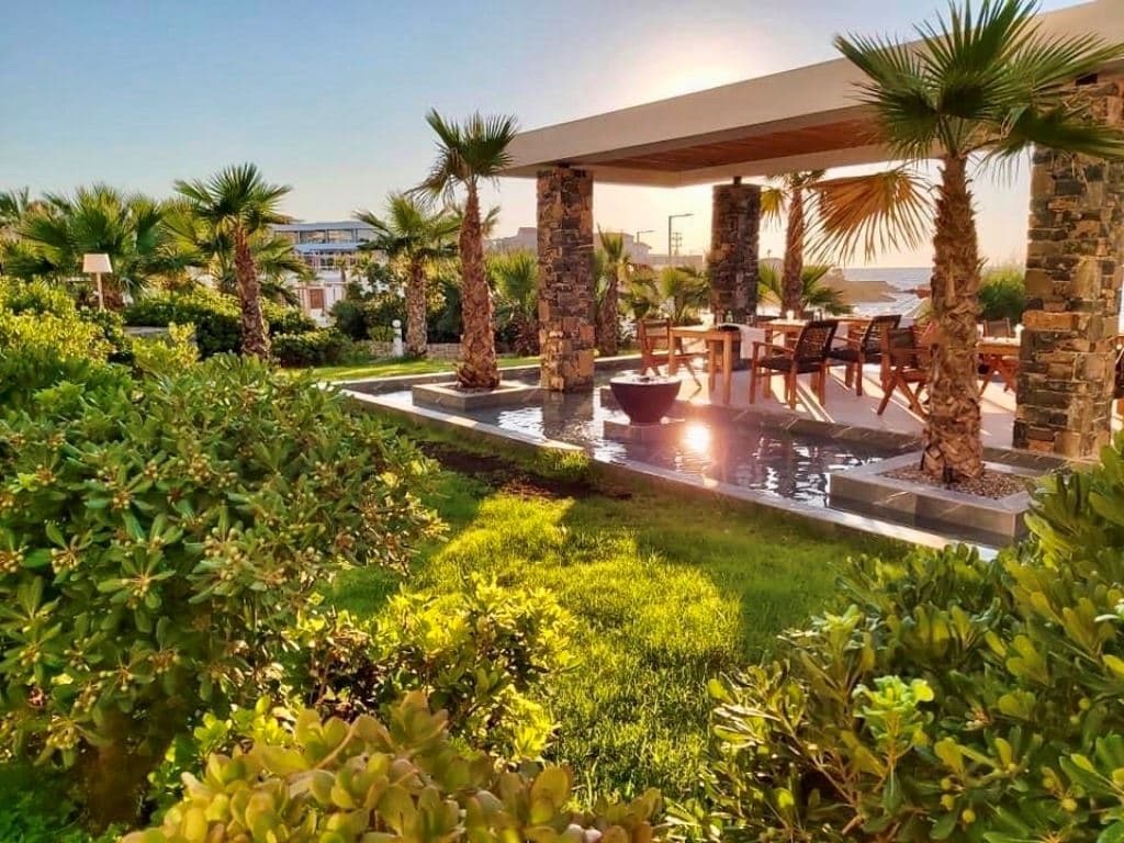 restaurants-main-building