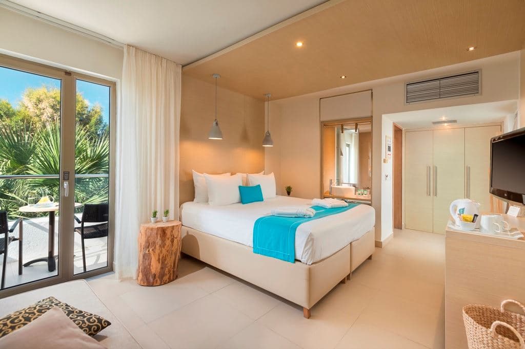 rooms-room-double-balcony-or-terrace