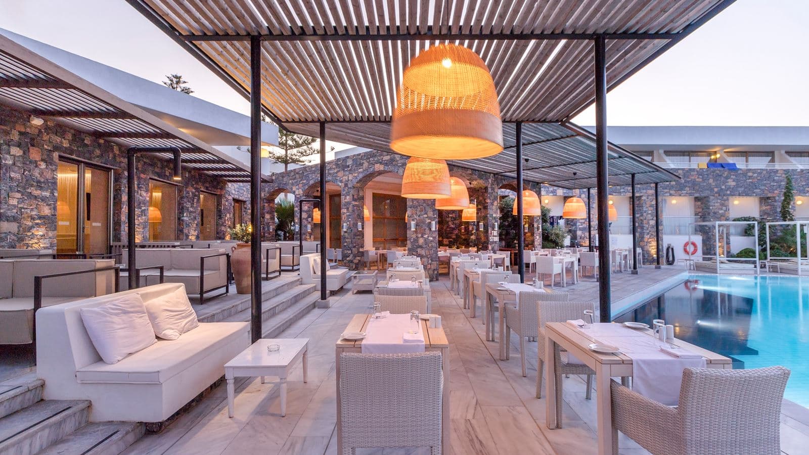 bars-the-tholos-bar