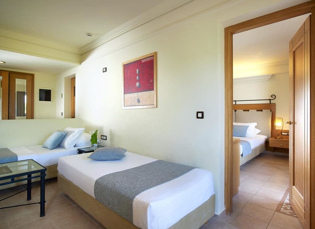 rooms-family-room