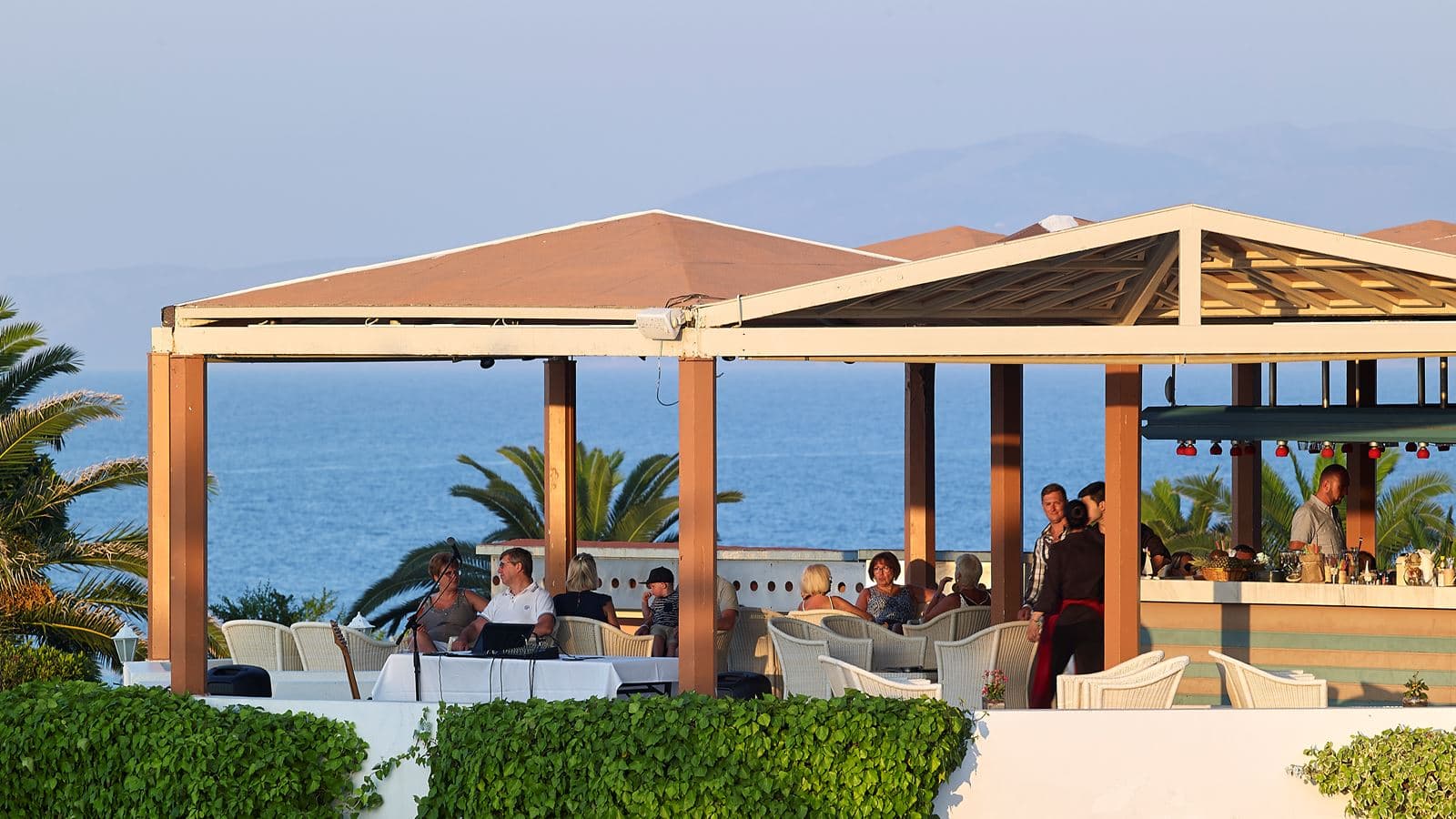 bars-main-bar