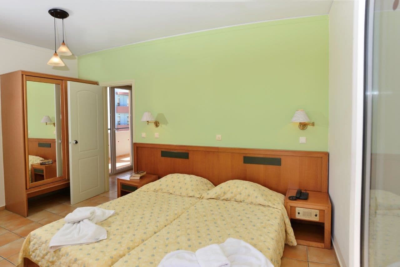 rooms-family-room