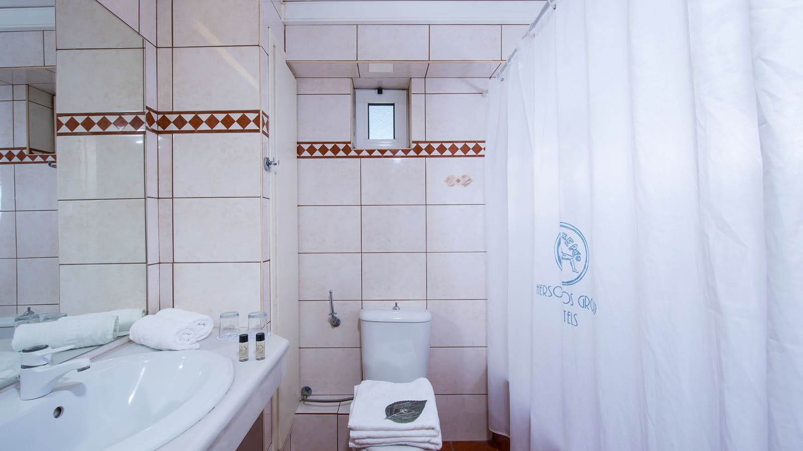 rooms-superior-room