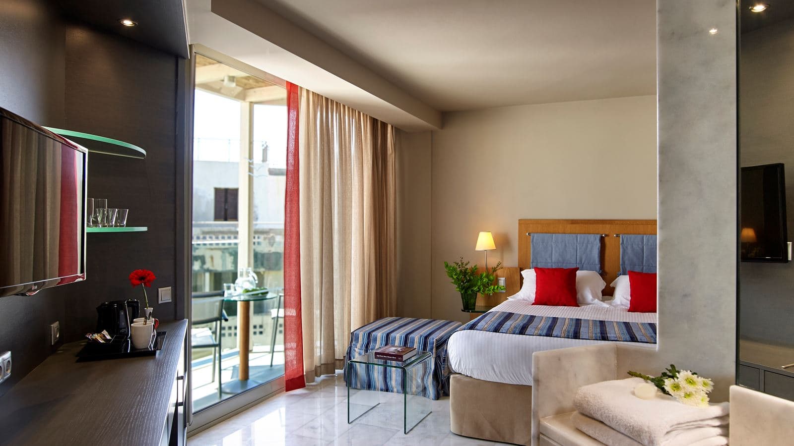 rooms-double-room-city-view