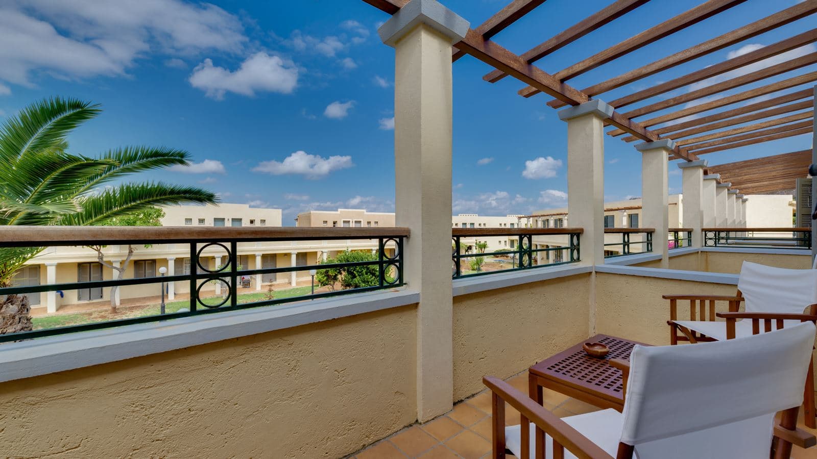 rooms-room-garden-view-or-mountain-view